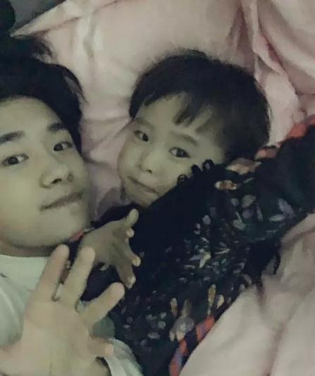 易烊千玺秒删承认恋情